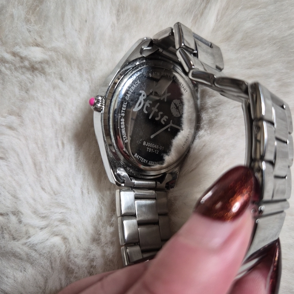 Betsey Johnson Watch Silver Tone Pink Heart Hand Streetwear Twee Girly Cute Y2K - Picture 6 of 13